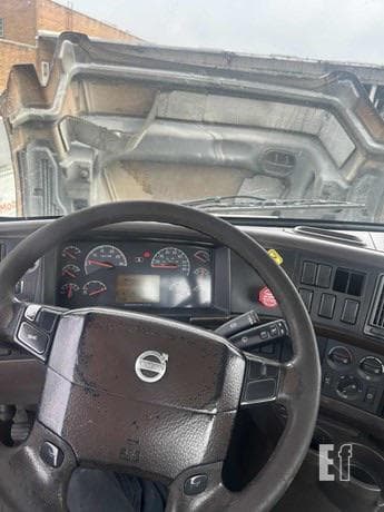 2016 Volvo VNL42T300 Day Cab thumbnail 11