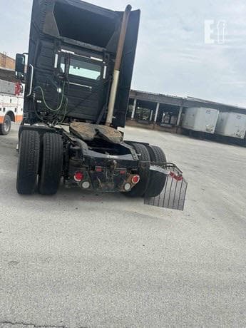 2016 Volvo VNL42T300 Day Cab thumbnail 7