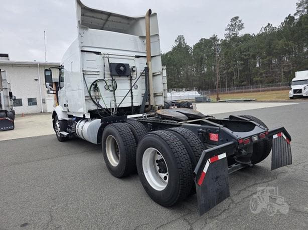 2021 Volvo VNR64T640 thumbnail 6