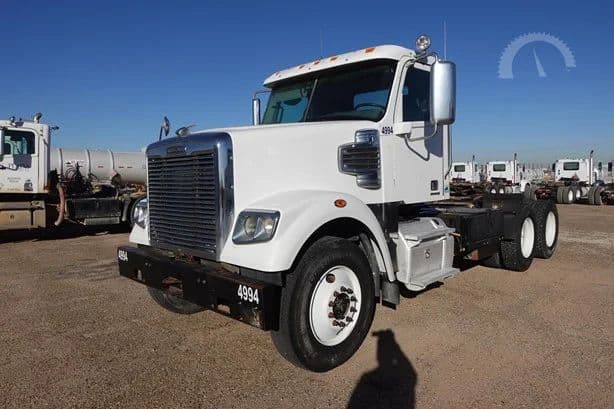 2013 Freightliner Coronado 122 SD Day Cab