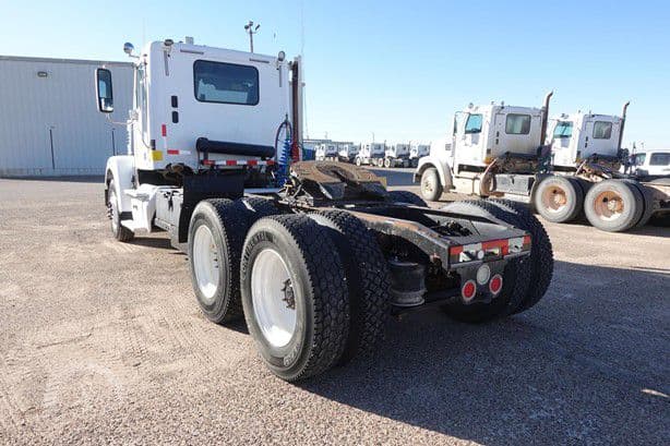 2013 Freightliner Coronado 122 SD Day Cab thumbnail 2