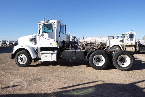 2013 Freightliner Coronado 122 SD Day Cab thumbnail 3