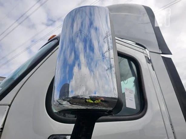 2018 Freightliner Cascadia 125 thumbnail 13