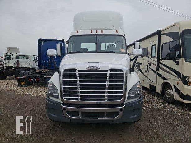 2018 Freightliner Cascadia 125 thumbnail 15
