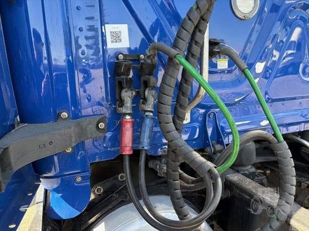 2019 Freightliner Cascadia 126 thumbnail 18