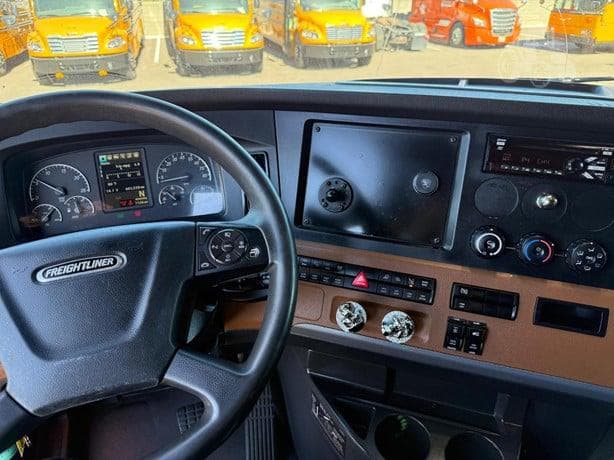 2018 Freightliner Cascadia 126 thumbnail 18