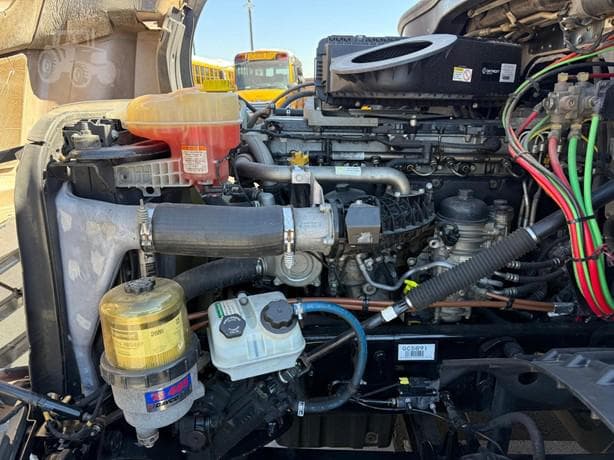 2018 Freightliner Cascadia 126 thumbnail 19
