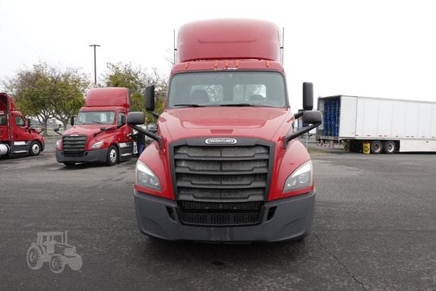 2019 Freightliner Cascadia 126 Day Cab thumbnail 4