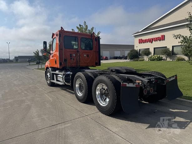 2019 Freightliner Cascadia 116 thumbnail 13