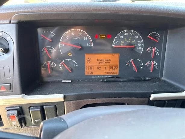 2016 Volvo VNL64T780 thumbnail 10