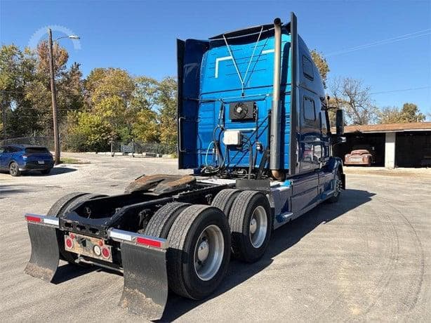 2016 Volvo VNL64T780 thumbnail 4