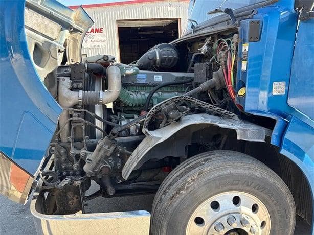 2016 Volvo VNL64T780 thumbnail 7