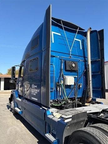 2016 Volvo VNL64T780 thumbnail 9